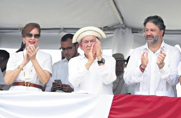 Laurentino Cortizo participó en su primer desfile patrios en calidad de presidente.