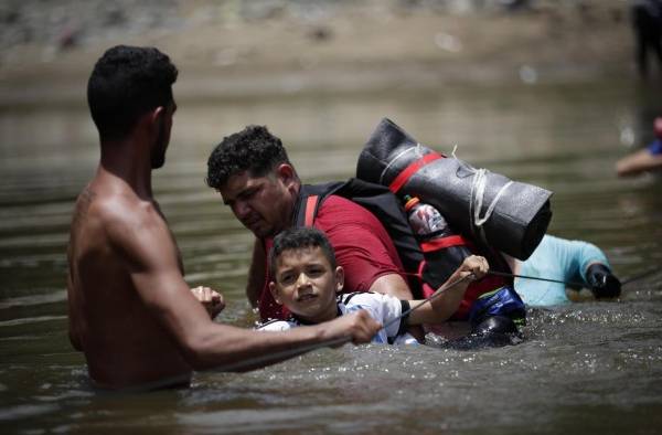 La gran mayoría de los viajeros son suramericanos, más de 324,000, encabezados por venezolanos.