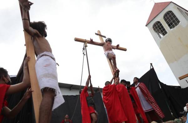 Jóvenes de Panamá Viejo recrean la Pasión de Cristo