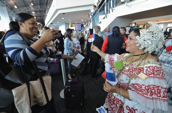 Viajeros en el Aeropuerto Internacional de Tocumen.