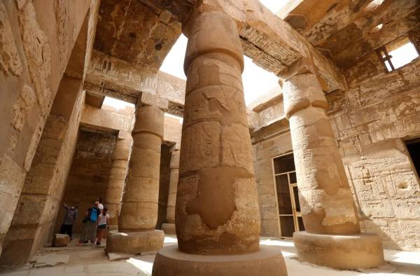 Luxor destino turístico por los edificios históricos