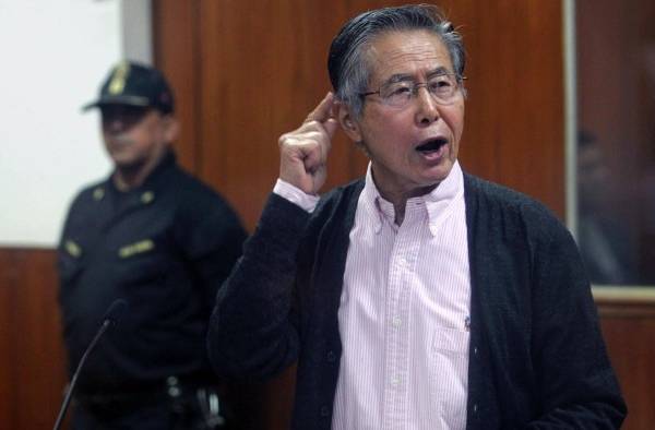 Fotografía de archivo fechada el 15 de mayo del 2016 del expresidente peruano Alberto Fujimori. EFE / Ernesto Arias