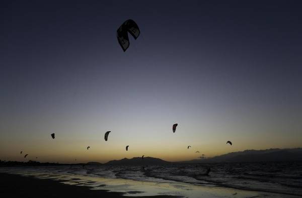 El kitesurf entra en la escena del deporte panameño y busca ganar adeptos