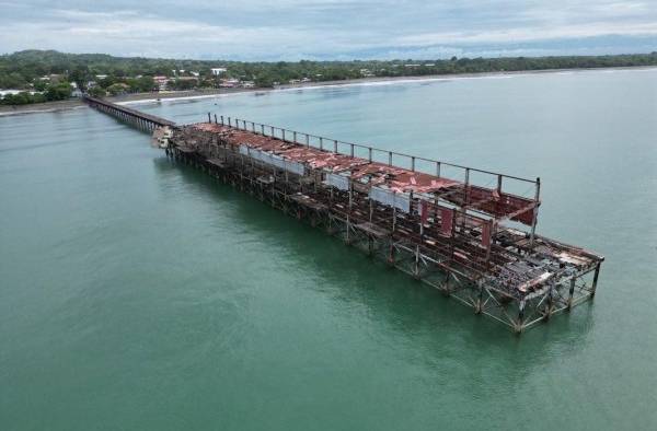 Vista aérea del deteriorado muelle fiscal multiuso de Puerto Armuelles, en la provincia de Chiriquí.