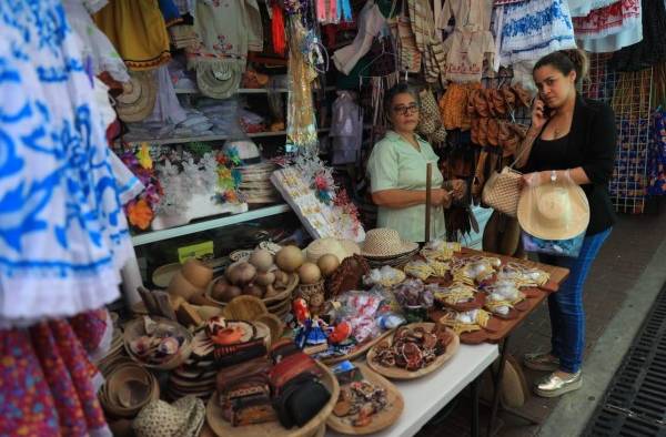 Panameños ultiman detalles para 'chanearse' en las fiestas patrias