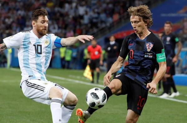 Lionel Messi y Luka Modric, durante el Argentina-Croacia del Mundial de Rusia 2018.