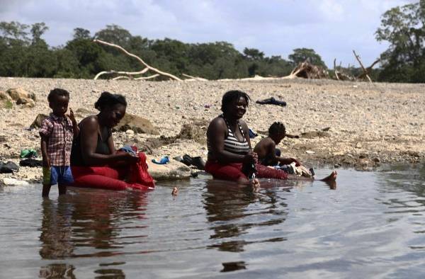 Migrantes persiguen sus sueños en medio de la mortífera pandemia de la covid-19