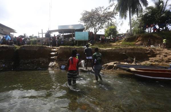 Migrantes persiguen sus sueños en medio de la mortífera pandemia de la covid-19