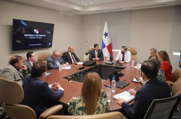 Cortizo aprovechó este encuentro con el equipo de trabajo para recordar que su administración debe “garantizar medicamentos'.