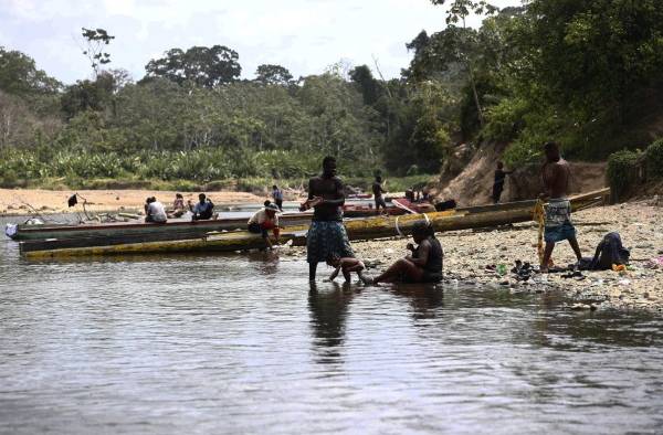 Migrantes persiguen sus sueños en medio de la mortífera pandemia de la covid-19