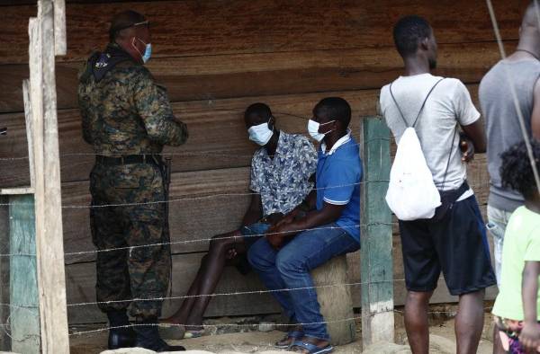 Migrantes persiguen sus sueños en medio de la mortífera pandemia de la covid-19