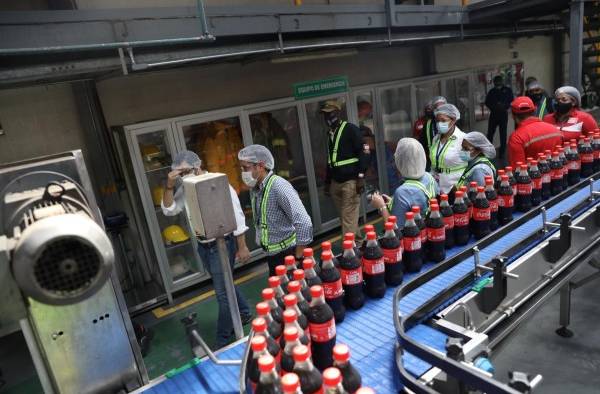 El Ministro Martínez también visitó las instalaciones de la empresa Coca-Cola FEMSA Panamá.