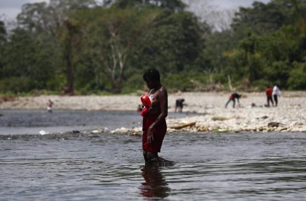 Migrantes persiguen sus sueños en medio de la mortífera pandemia de la covid-19