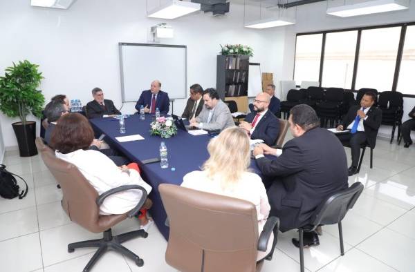 En la reunión participaron representantes del Consejo Nacional de Periodismo, del Fórum de Periodistas y la SIP.