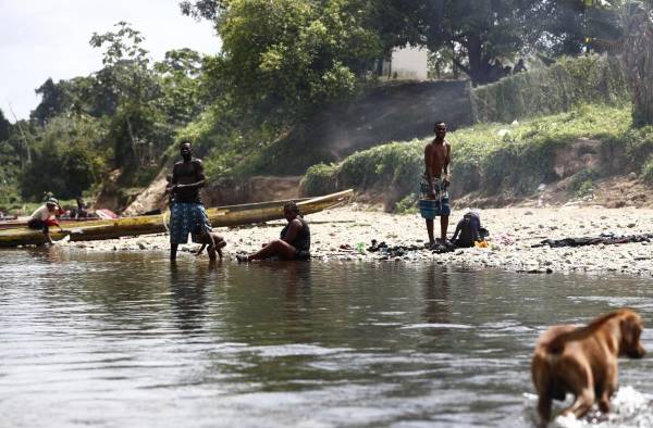 Migrantes persiguen sus sueños en medio de la mortífera pandemia de la covid-19