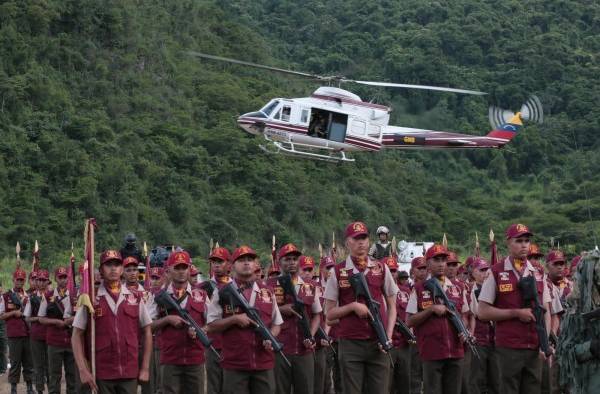 Fotografìa cedida por Prensa Miraflores donde se observa militares en un acto de gobierno en Caracas (Venezuela).