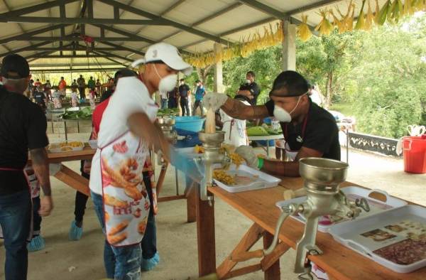 Panam&aacute; cocina el patac&oacute;n m&aacute;s grande del mundo para entrar al r&eacute;cord Guinness