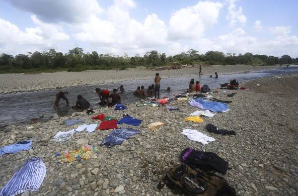 Migrantes persiguen sus sueños en medio de la mortífera pandemia de la covid-19