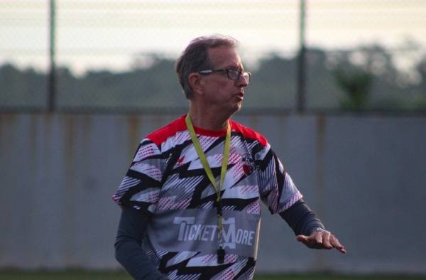 El entrenador del San Francisco, Sir Gary Stempel.