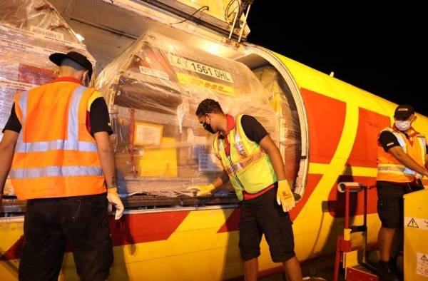 Durante la pandemia DHL fue una de las compañías que transportó las vacunas en las Américas.