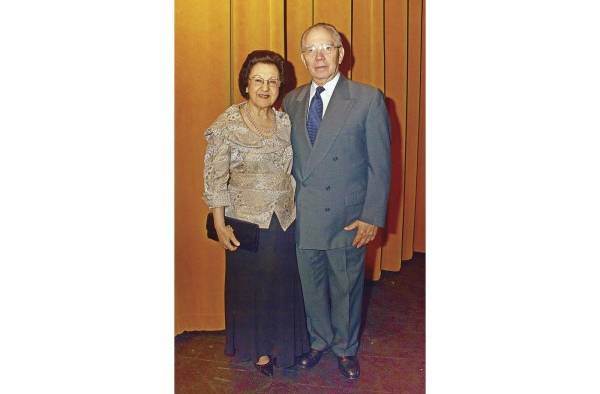 Con su esposa, la también pianista, Nelly Hirsch