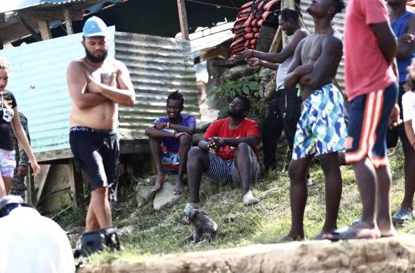 Migrantes persiguen sus sueños en medio de la mortífera pandemia de la covid-19