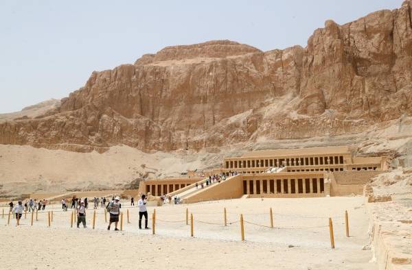 Luxor destino turístico por los edificios históricos