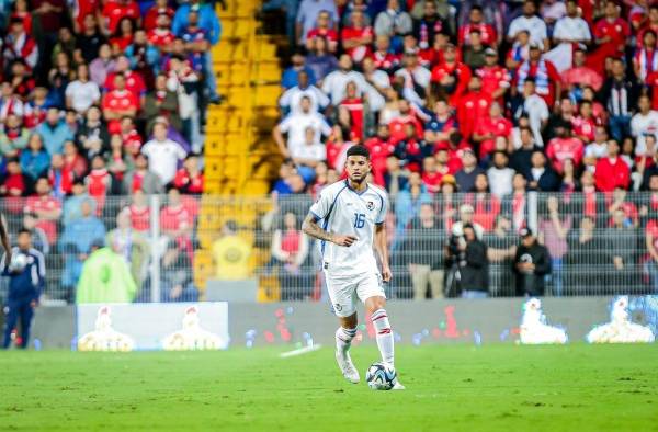 Andrés Andrade durante el partido contra Costa Rica.