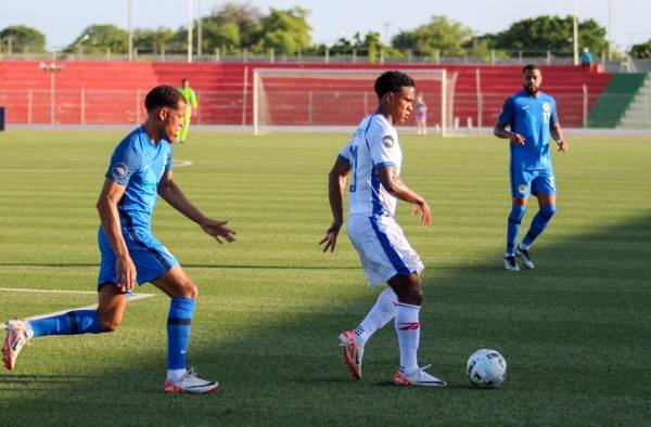 Edgar Bárcenas durante el partido contra Curazao.