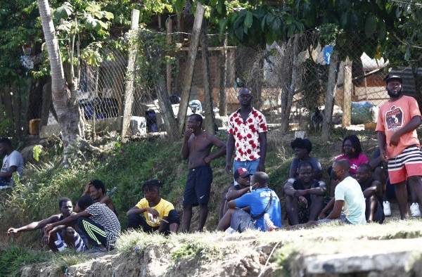 Migrantes persiguen sus sueños en medio de la mortífera pandemia de la covid-19