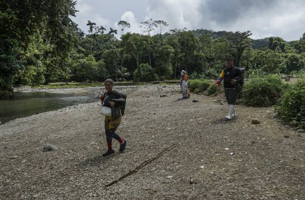 En 17 días de agosto, realizaron esa travesía más de 42,000 personas, un registro que triplica las cerca de 13,400 que cruzaron esa ruta en el mismo número de días de junio.