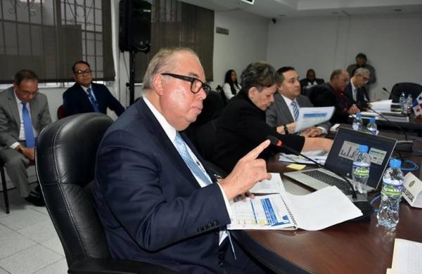 En el presupuesto que se sustento Lau Cortés se estableció un total de 350 millones de dólares para inversiones físicas.