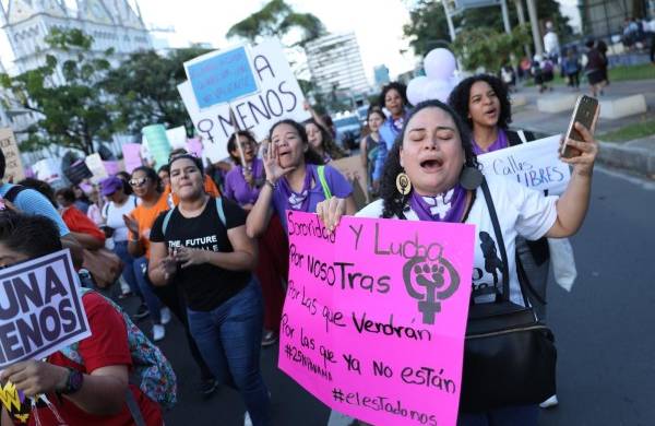 Manifestaci&oacute;n contra la violencia a la mujer