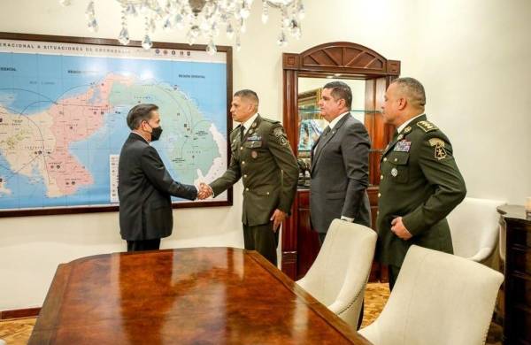 Cortizo se reunió con Gobea y el ministro de Seguridad, Juan Pino.