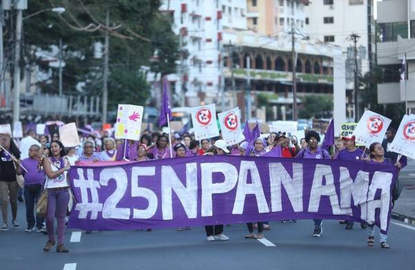 Manifestaci&oacute;n contra la violencia a la mujer