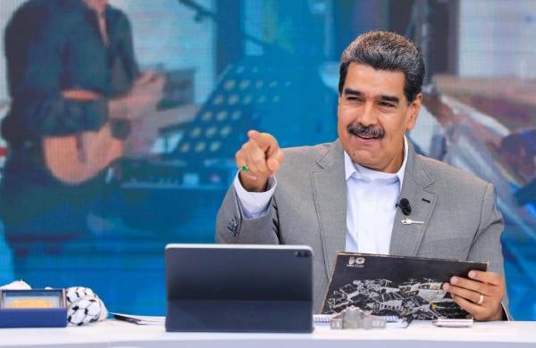 Fotografía cedida por la oficina de Prensa del Palacio Miraflores que muestra al presidente venezolano, Nicolás Maduro,