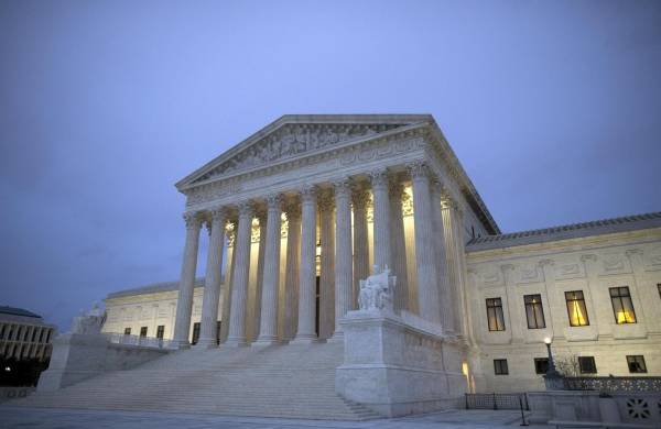 Fotografía de archivo en la que se registró la fachada de la sede del Tribunal Supremo de Estados Unidos, en Washington DC (EE.UU.).