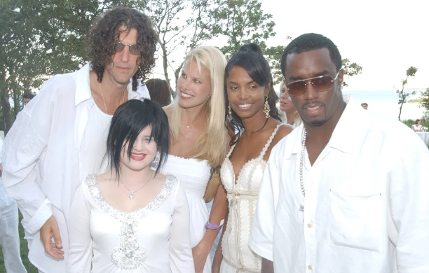 Howard Stern, Kelly Osbourne, Beth Ostrosky, Kim Porter y Diddy en 2003.