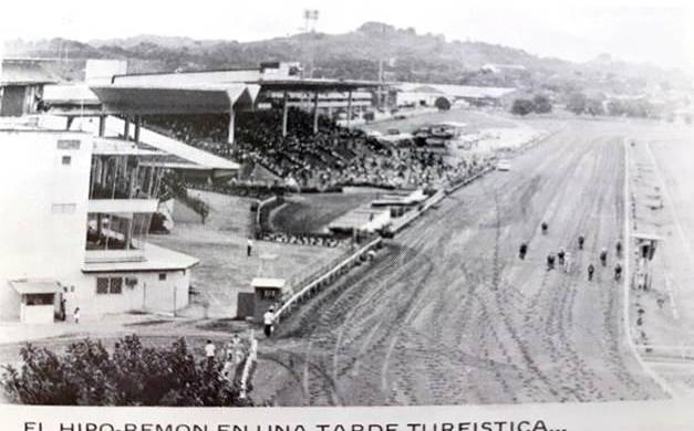 Vista histórica general del hipódromo.