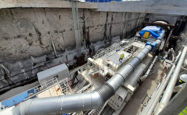 Pozo donde se encuentra la tuneladora Panamá en el complejo industrial de Farfán.