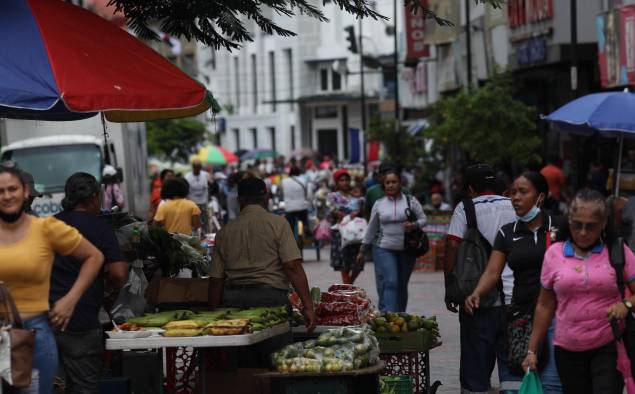 La mitad de la población se encuentra en la informalidad y el año que se inicia seguiría la misma tendencia. La Estrella de Panamá.