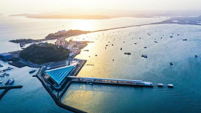 La Terminal de Cruceros de Amador fue construida por la compañía china Harbor Engineering Company.