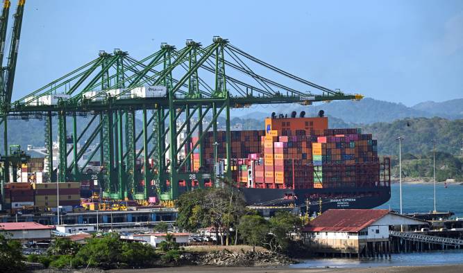 Hutchison Ports PPC gestiona el puerto de Cristóbal, en el lado Atlántico del Canal de Panamá, y el de Balboa en el Pacífico.