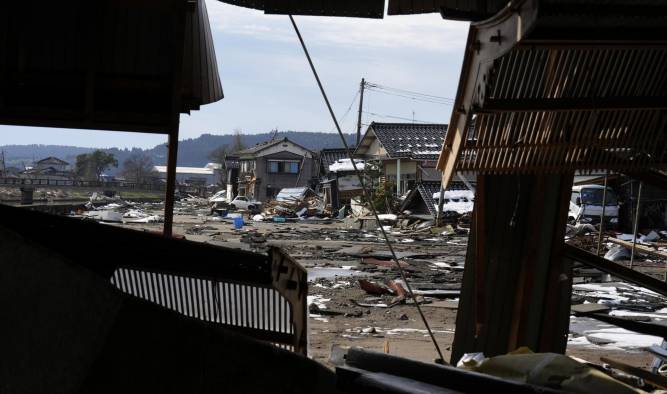 En la mayor parte de la isla suroccidental de Kyushu el terremoto alcanzó el nivel 4 en la escala nipona.