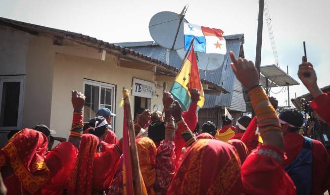 Los actores hablan dulegaya, la lengua del pueblo guna