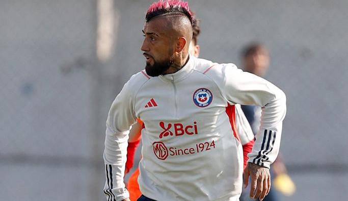 El jugador chileno, Arturo Vidal es parte de los 23 convocados para enfrentarse a Panamá.