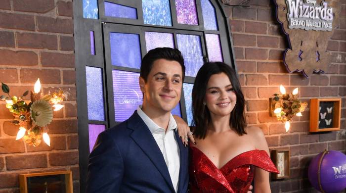 Selena Gómez y David Henrie interpretaron a los hermanos Alex y Justin Russo respectivamente desde 2007 hasta 2012.