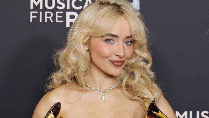 Sabrina Carpenter recibió dos premios al Mejor Álbum Vocal Pop y Mejor Interpretación Solista Pop por “Short n’ Sweet” y “Espresso”.