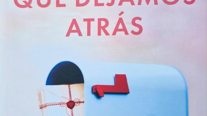 Portada del libro ‘El amor que dejamos atrás’.