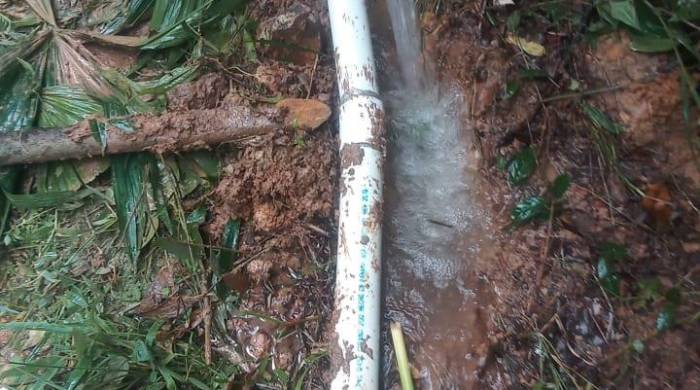 Imagen de daños a la tubería de acueducto rural en la comunidad de Caimito, Capira.